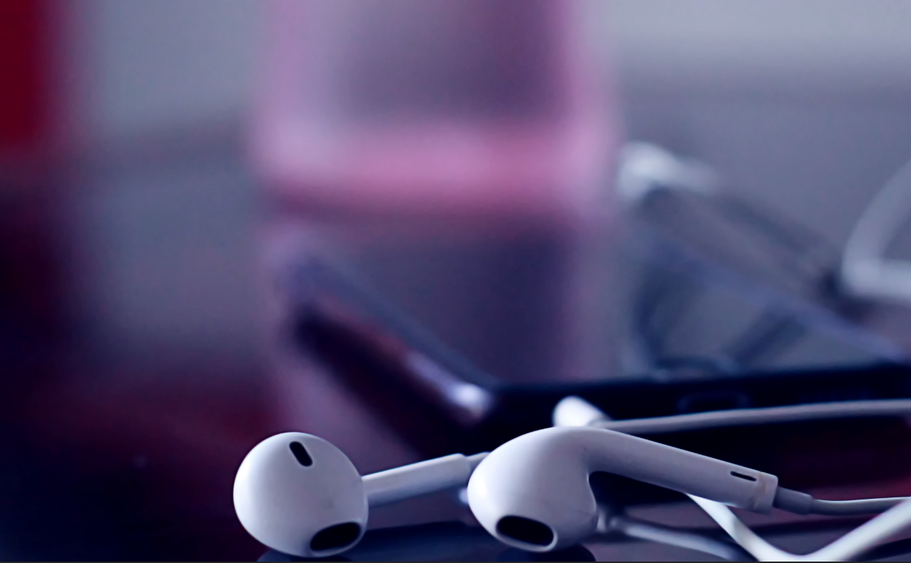Travel hack – Use your own headphones on planes